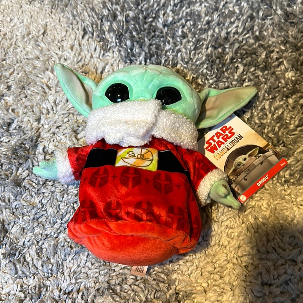 Star Wars Yoda The Mandalorian Grogu Holiday Plush 2022